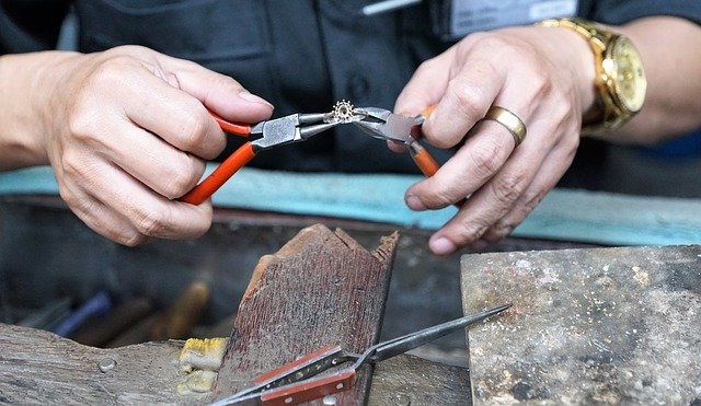 réparation de bijoux à Nîmes