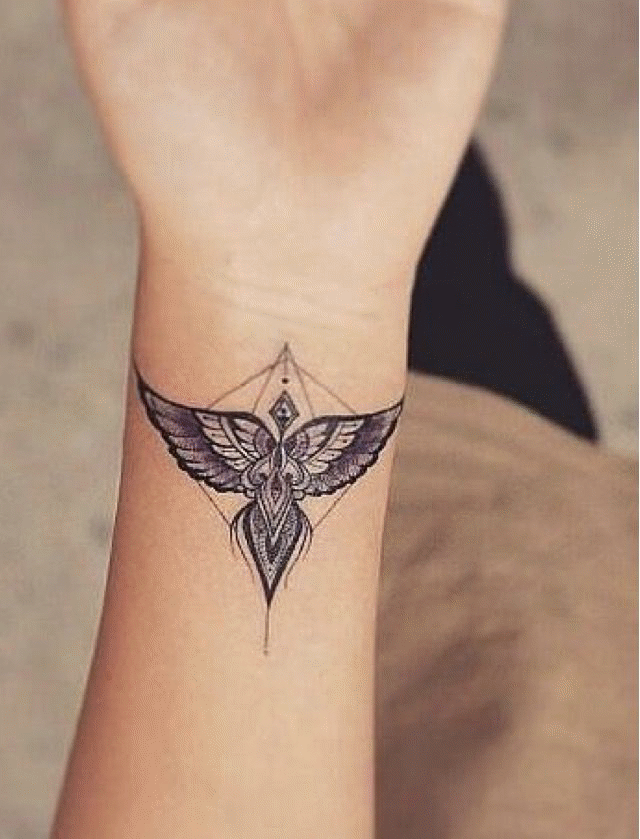 tatouage femme poignet