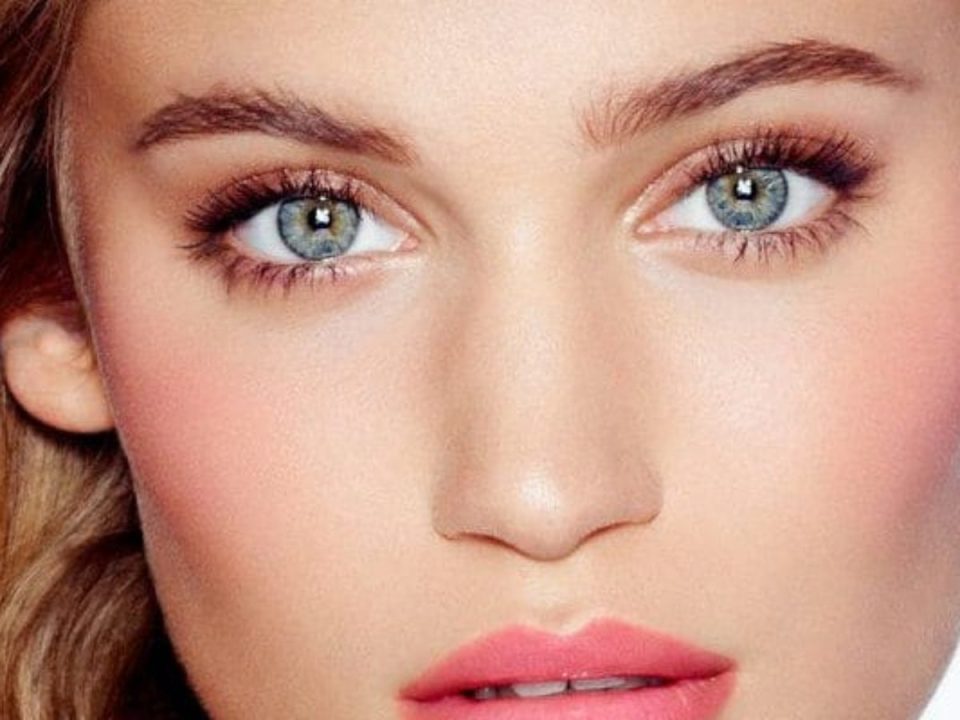 Maquillage yeux bleus