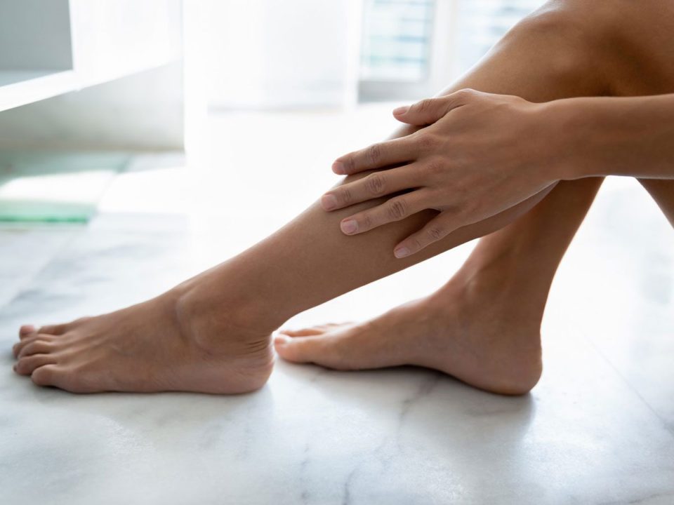 jambes hâlées sans autobronzant